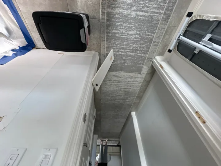 A second viewpoint records the appliances and nearby floor area.